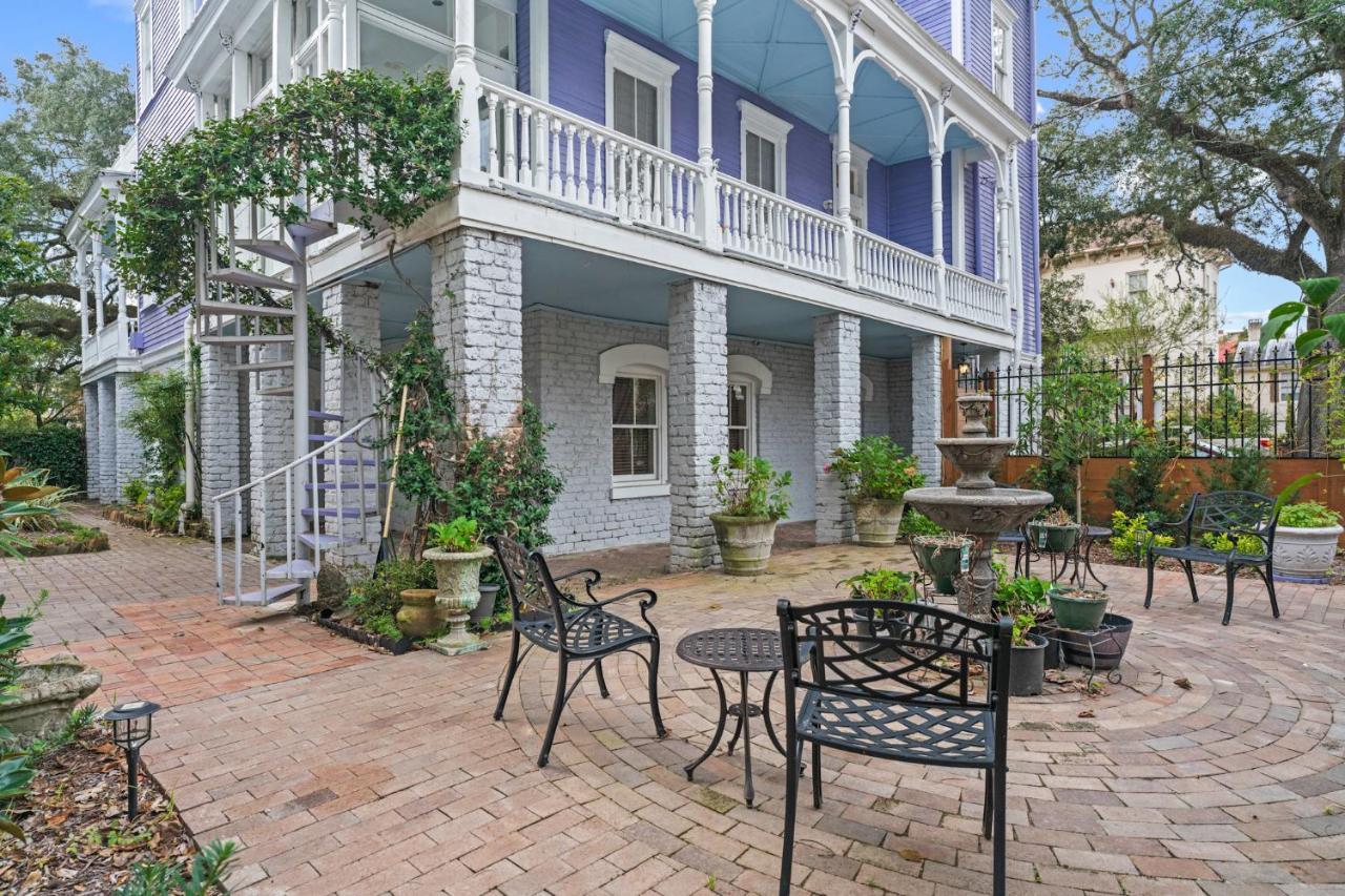 Amethyst Garden Bed & Breakfast Savannah Exterior photo